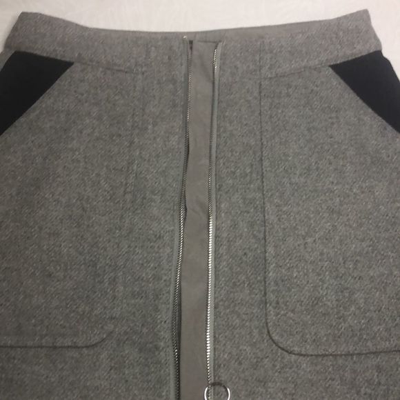 Zara Trafaluc wool/viscose blend Women's Xs Mini Skirt Gray/black front Zip - Picture 7 of 9